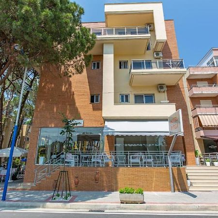 Intea Hotel Golem  Exterior photo