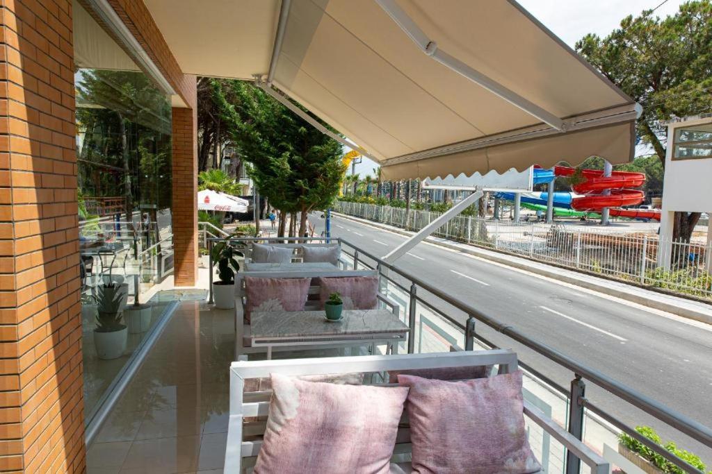 Intea Hotel Golem  Exterior photo