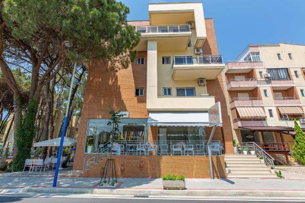 Intea Hotel Golem  Exterior photo