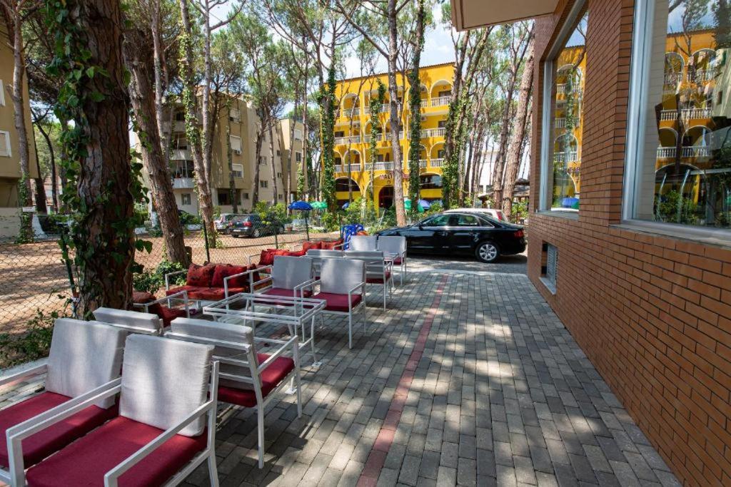 Intea Hotel Golem  Exterior photo